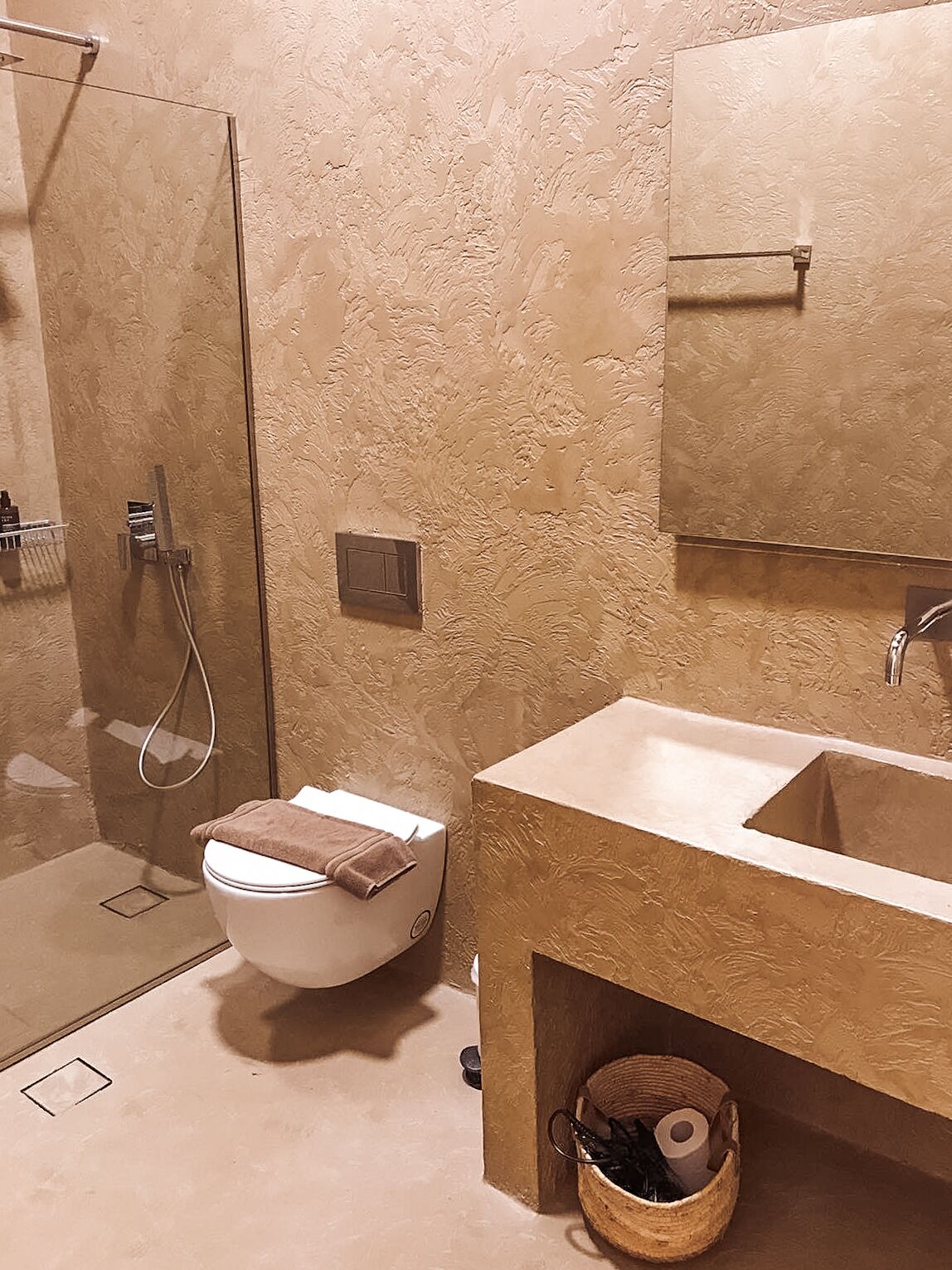 Mani Luxury Suites