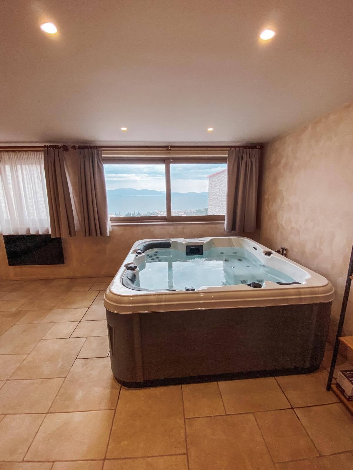Mani Luxury Suites