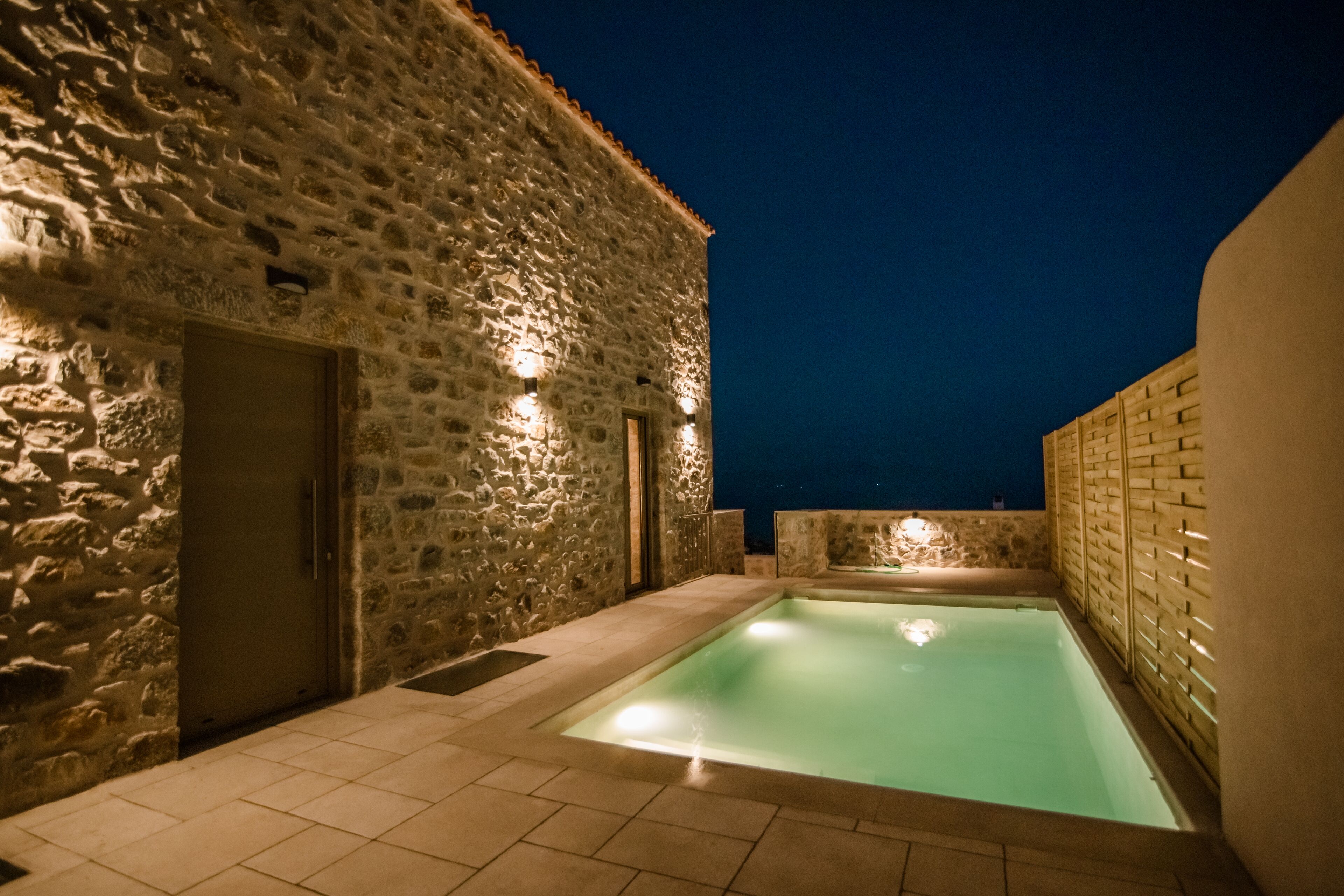 Mani Luxury Suites