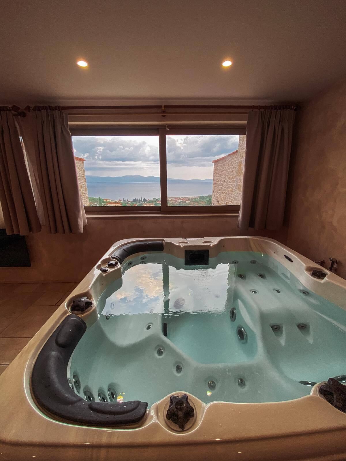 Mani Luxury Suites