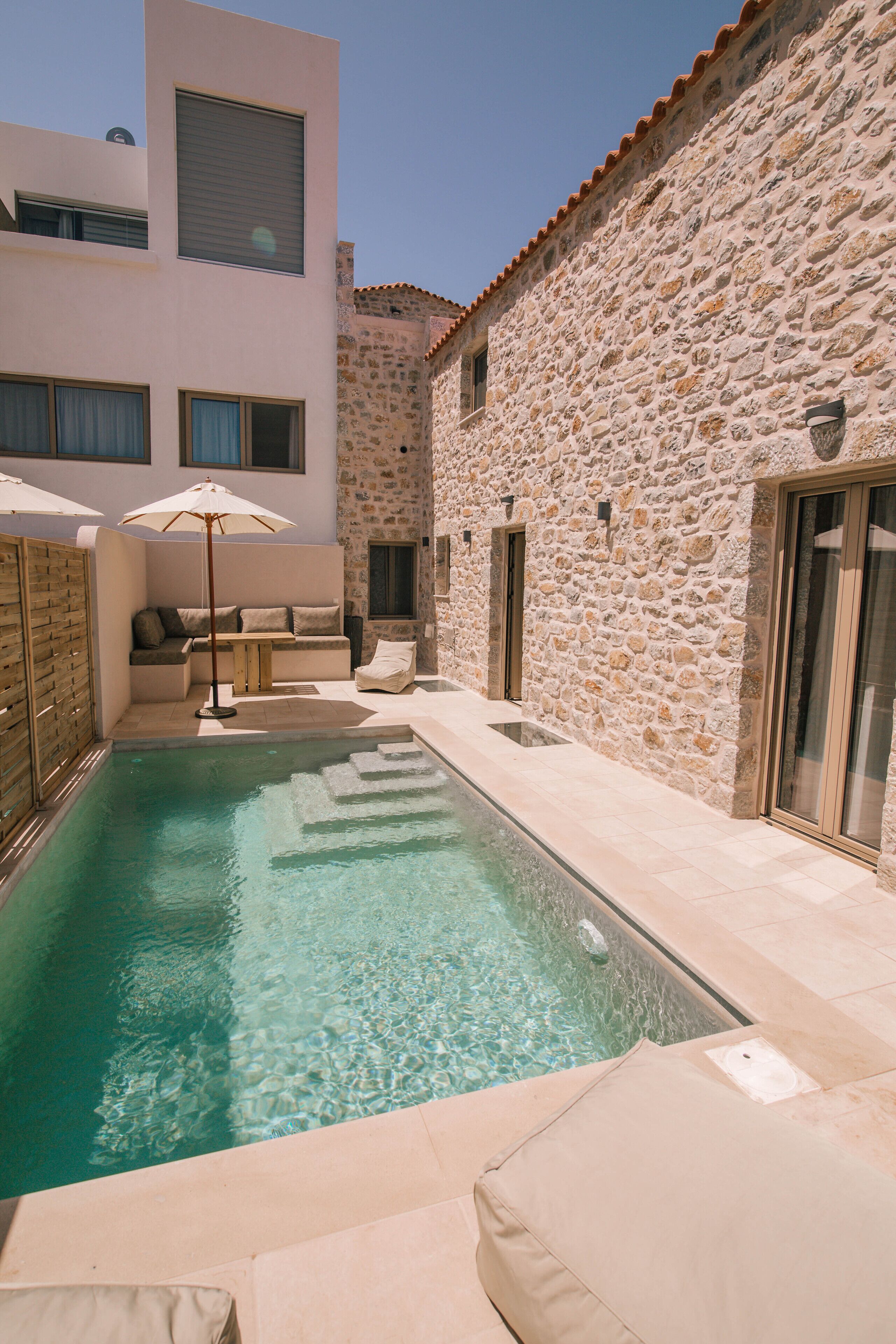 Mani Luxury Suites