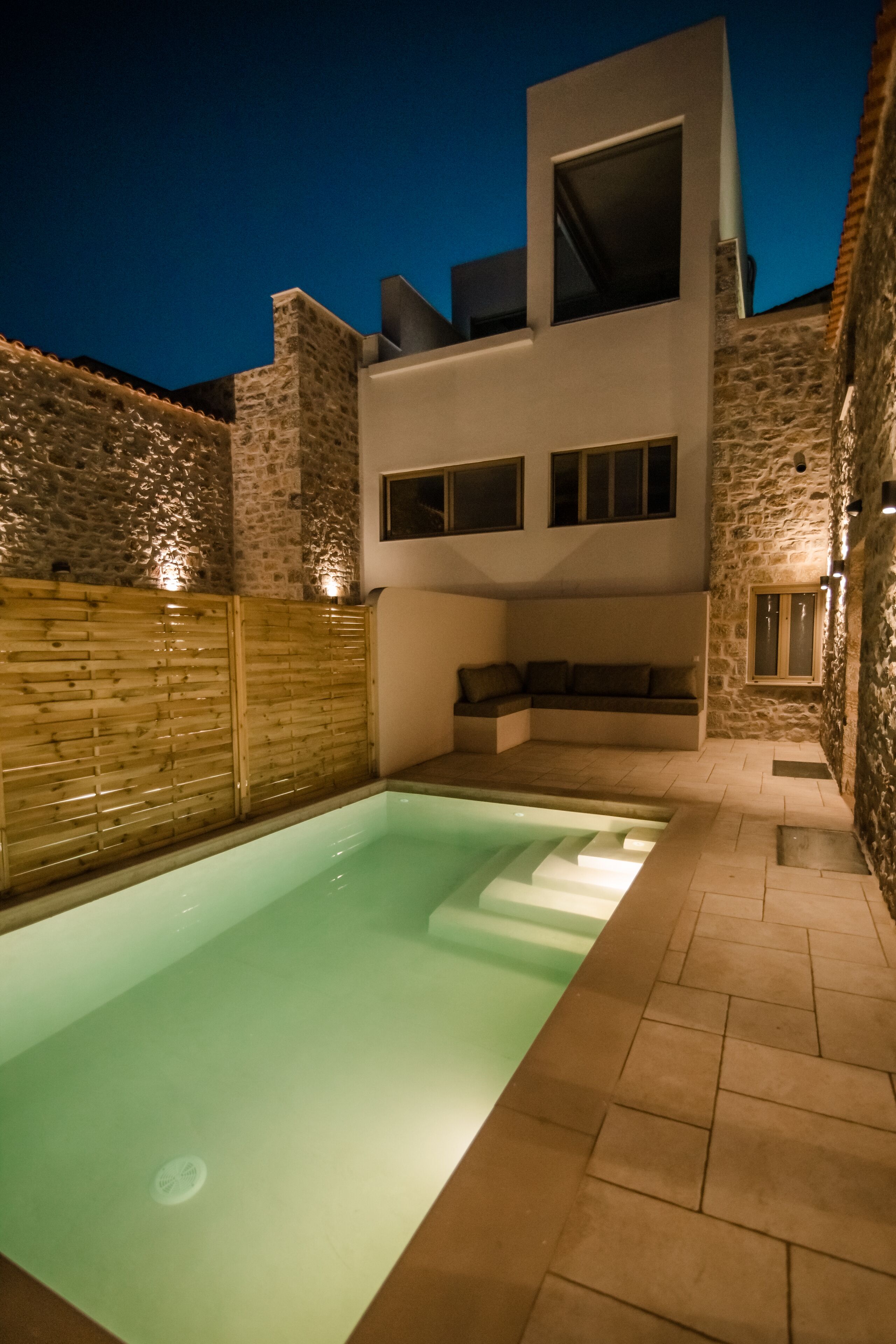 Mani Luxury Suites