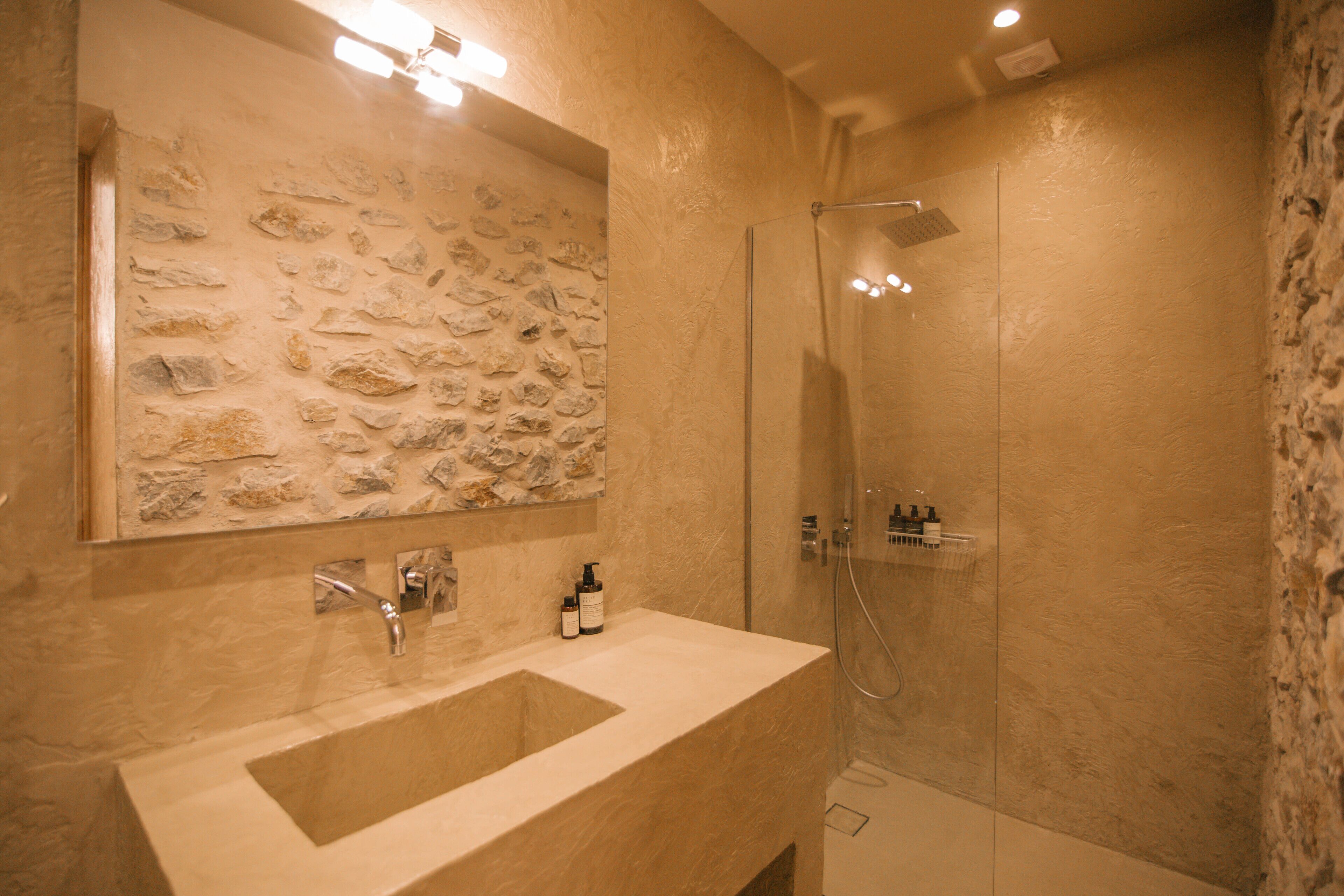 Mani Luxury Suites