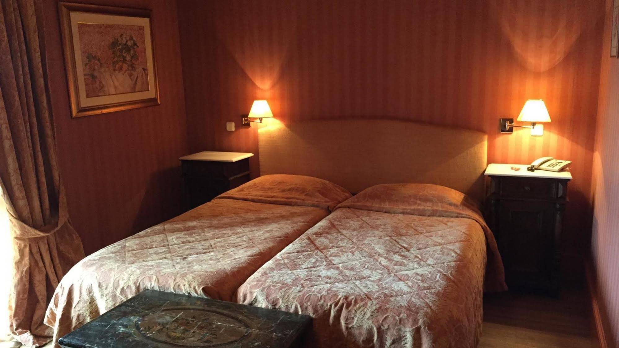 Rocabella Hellinikon Country Hotel