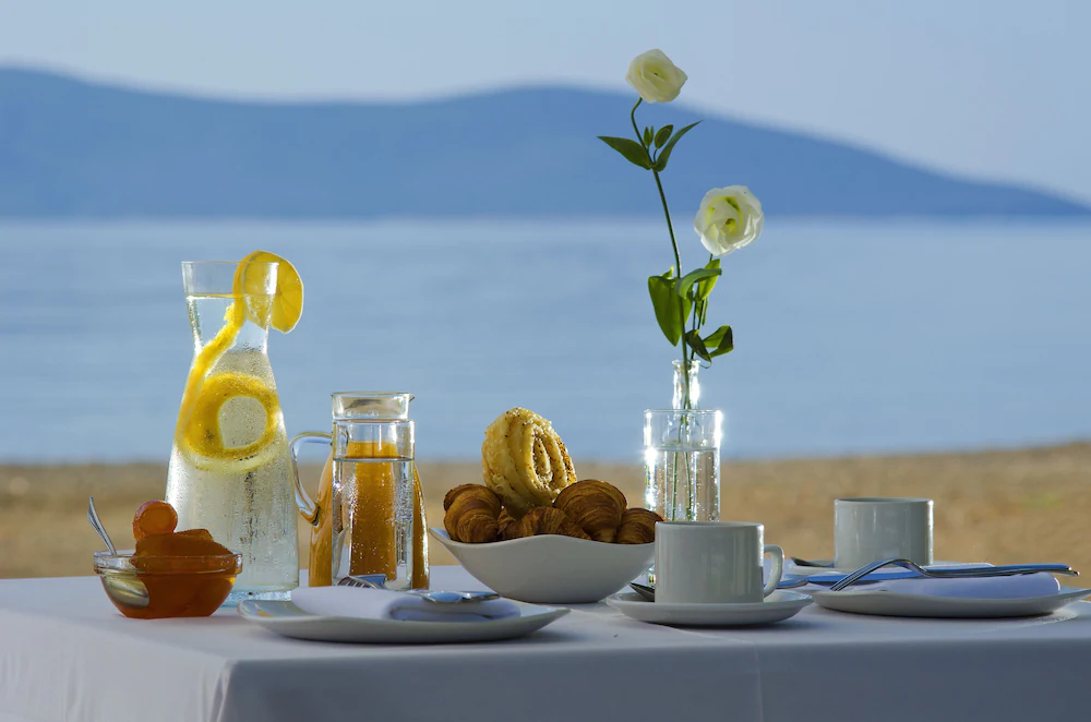 Makis Inn Beach & Resort