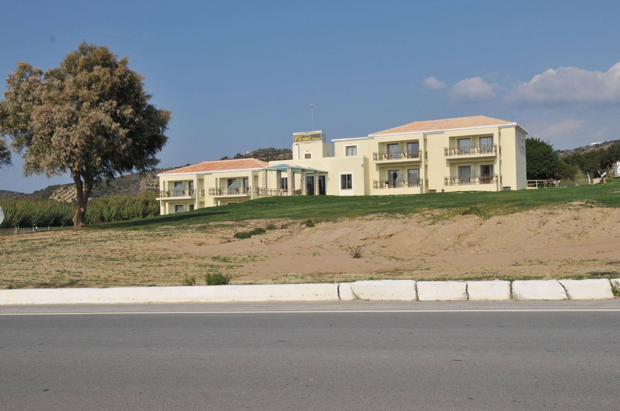 Finiki Plaza