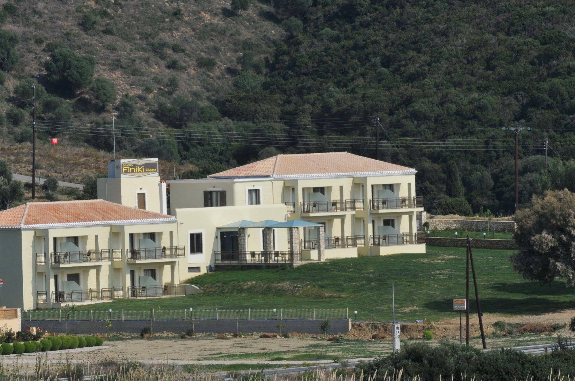 Finiki Plaza