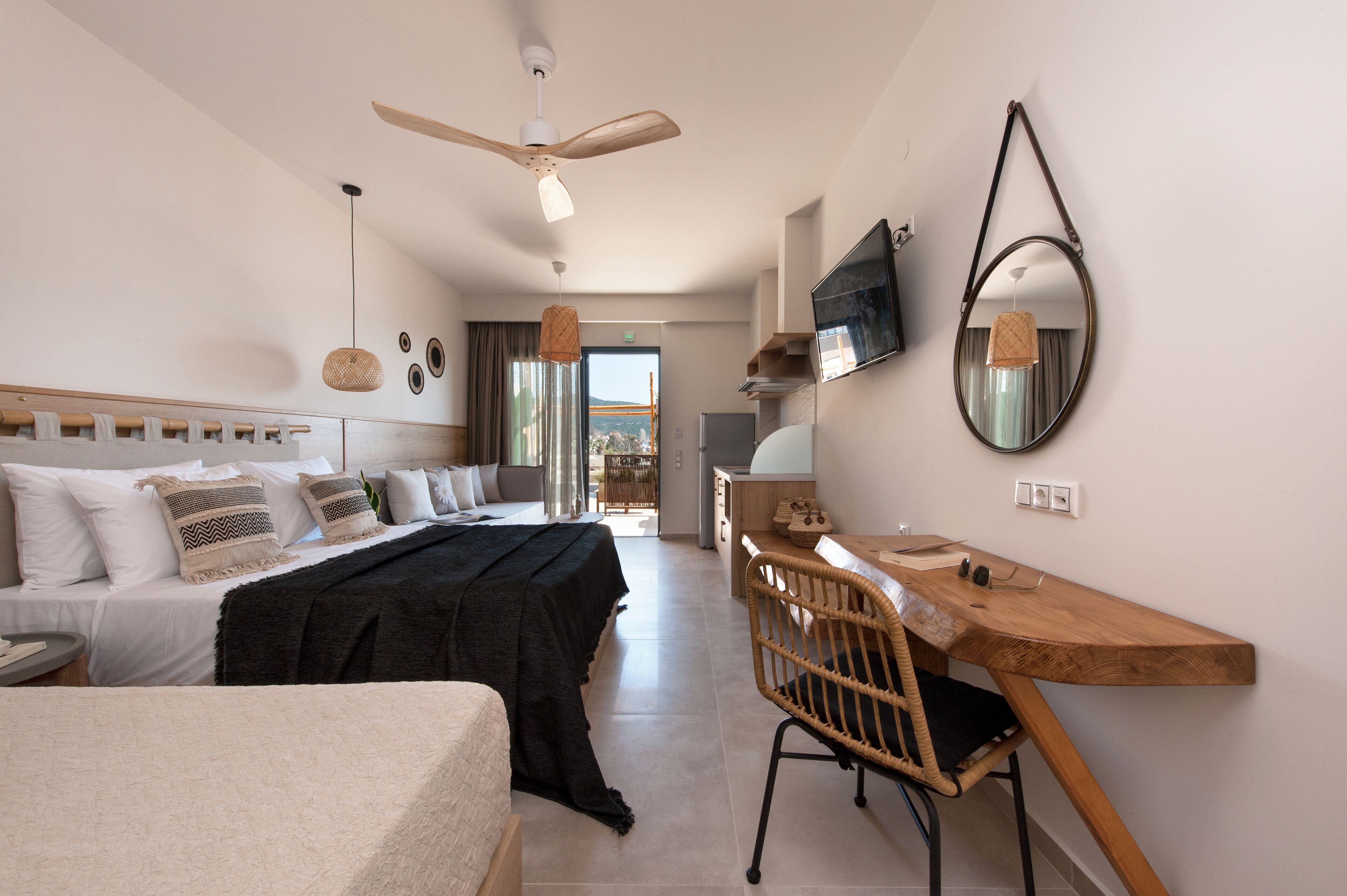 Del Mare Suites