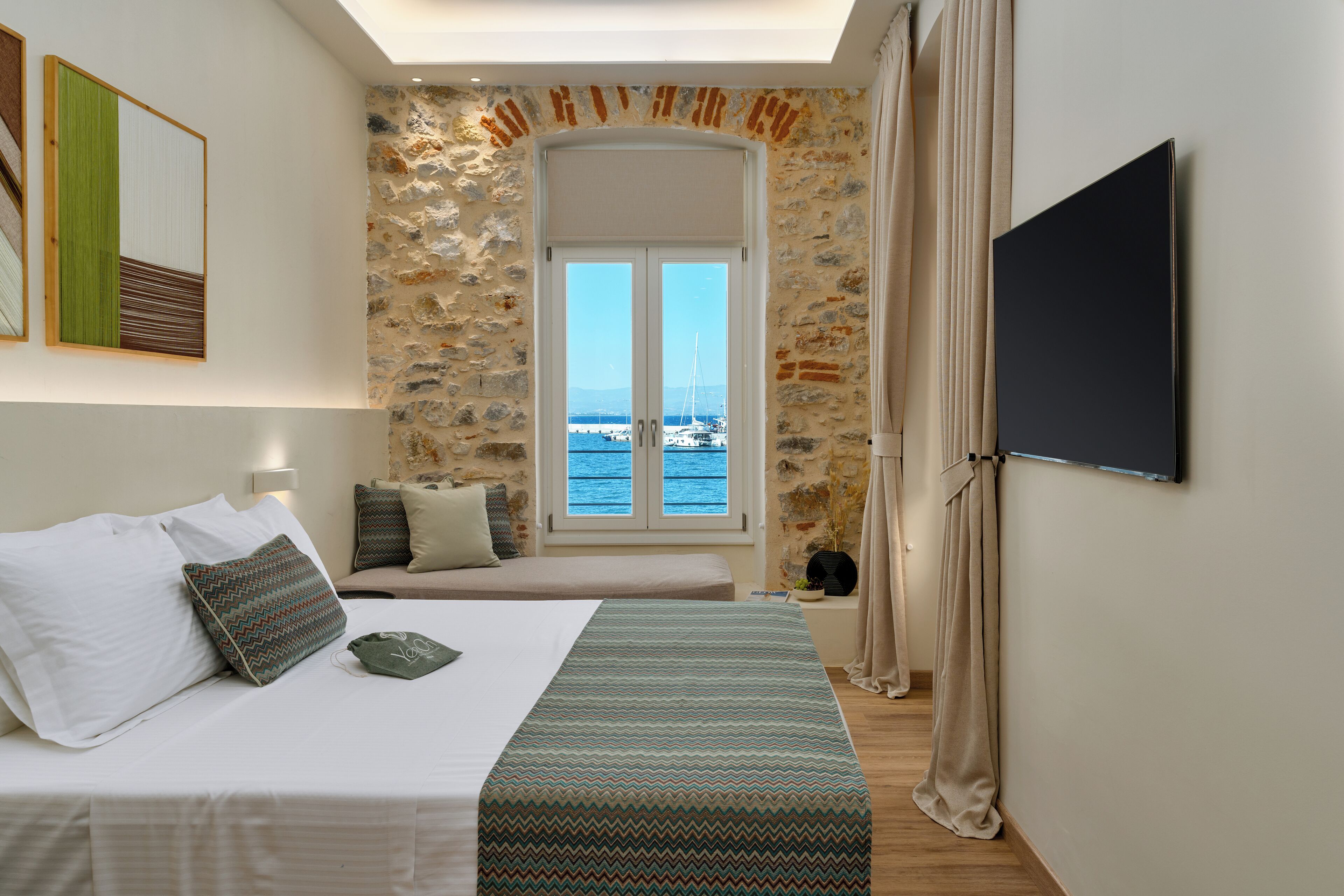 Yeeon Boutique City Hotel Gythio