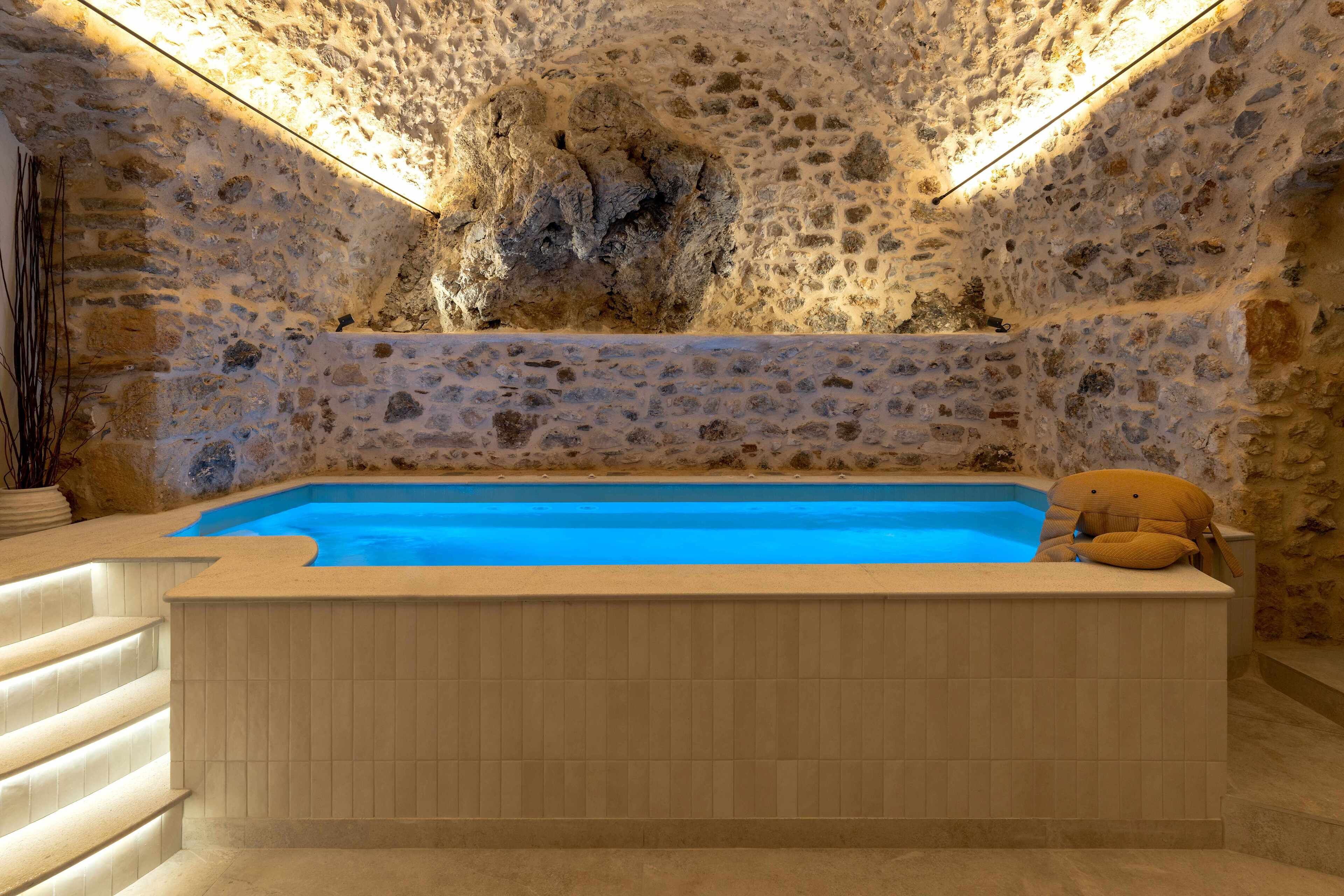 Yeeon Boutique City Hotel Gythio