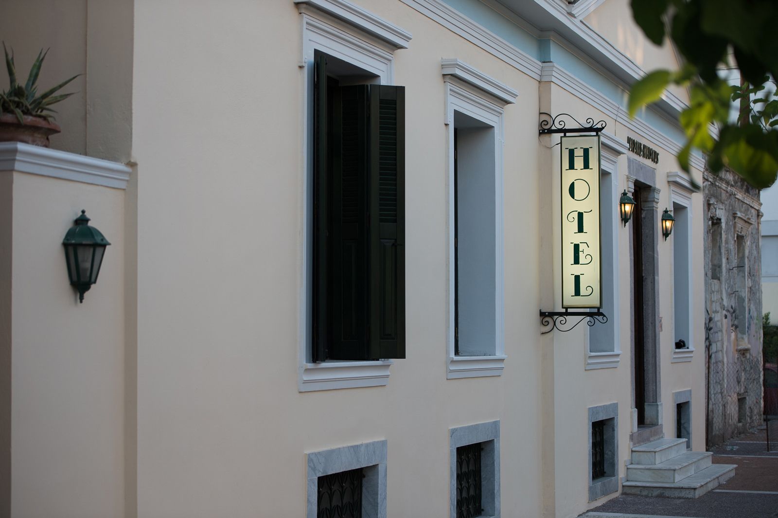 Ntouana Hotel