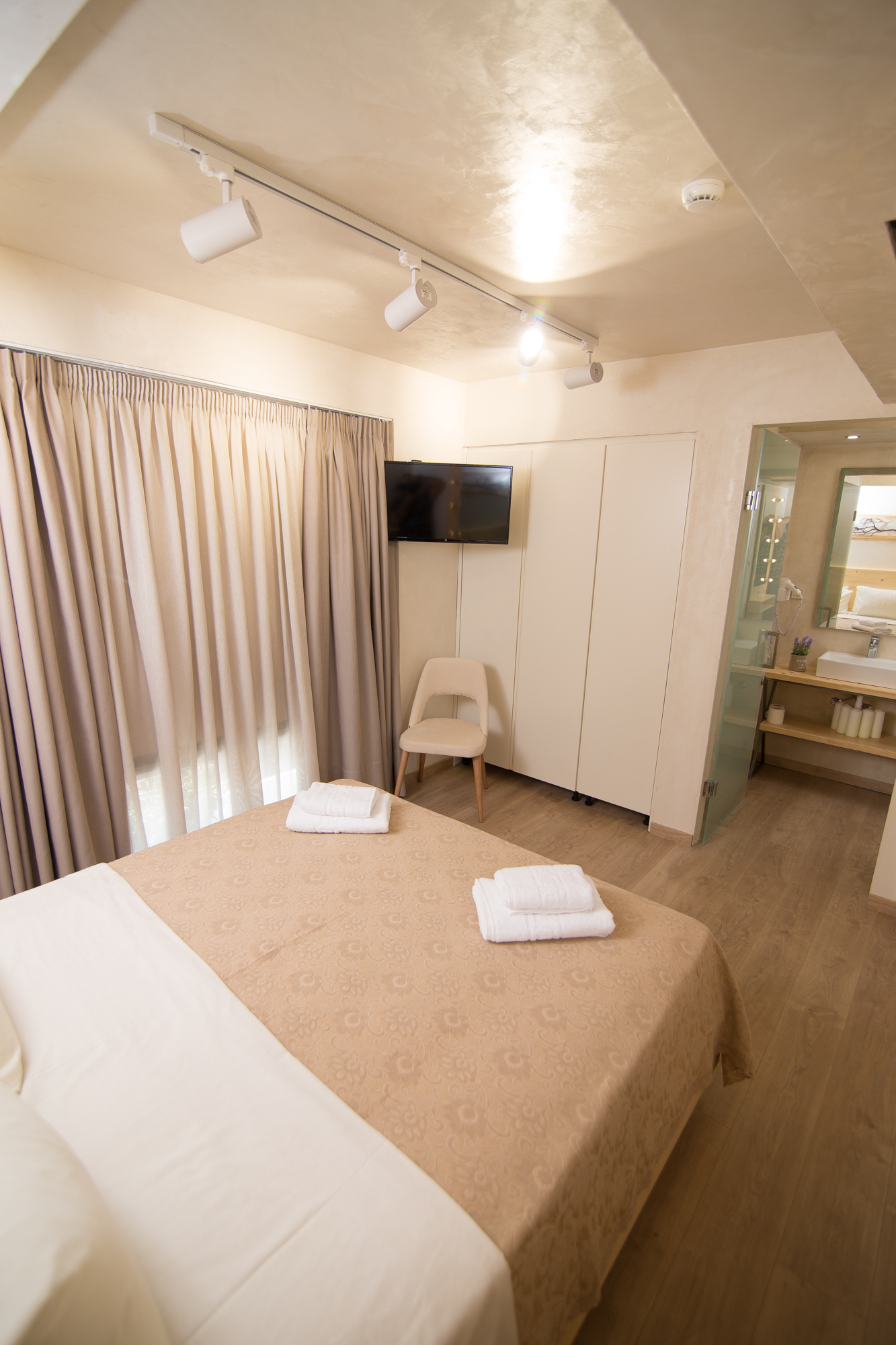 Panellinion Luxury Rooms