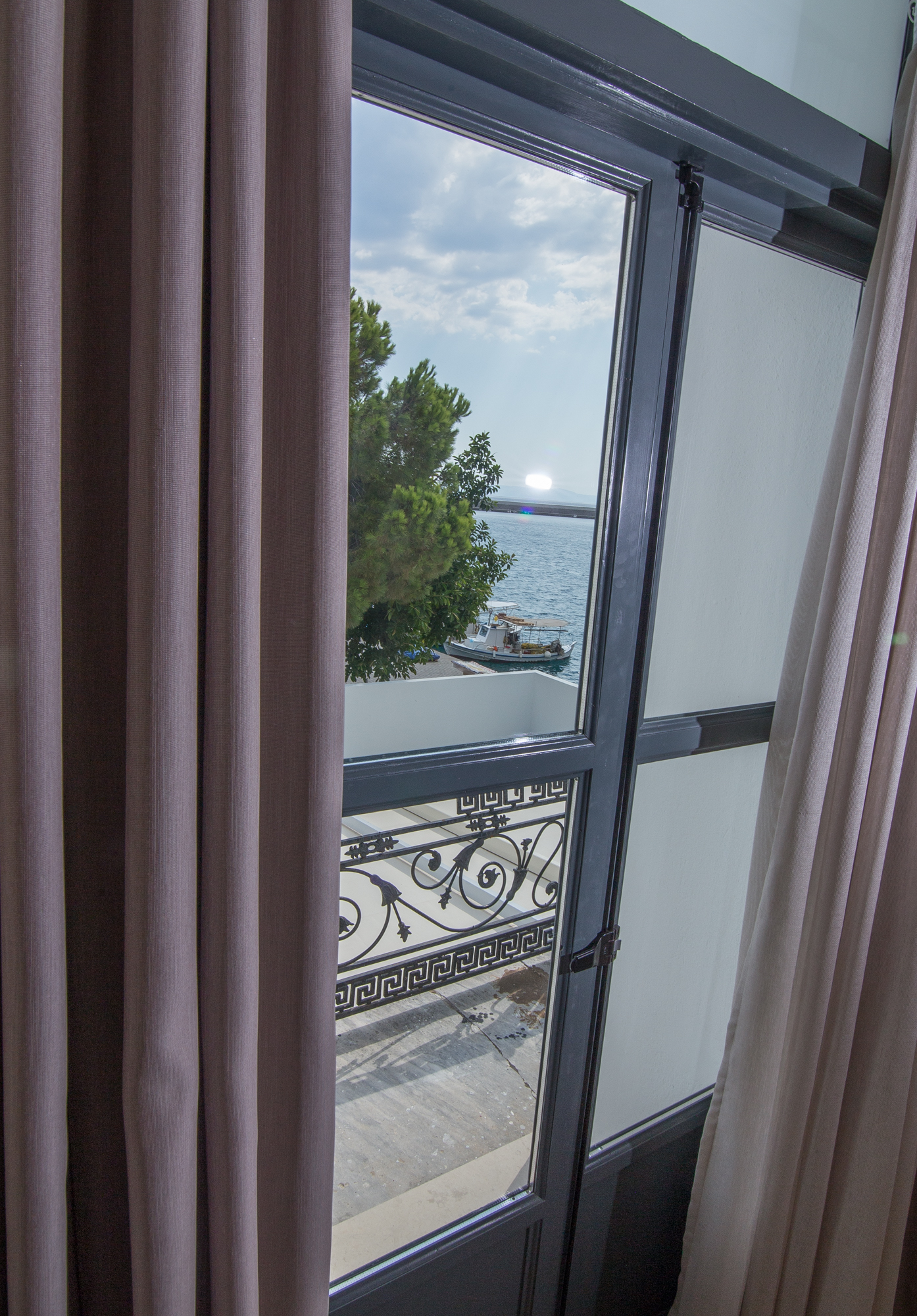 Panellinion Luxury Rooms
