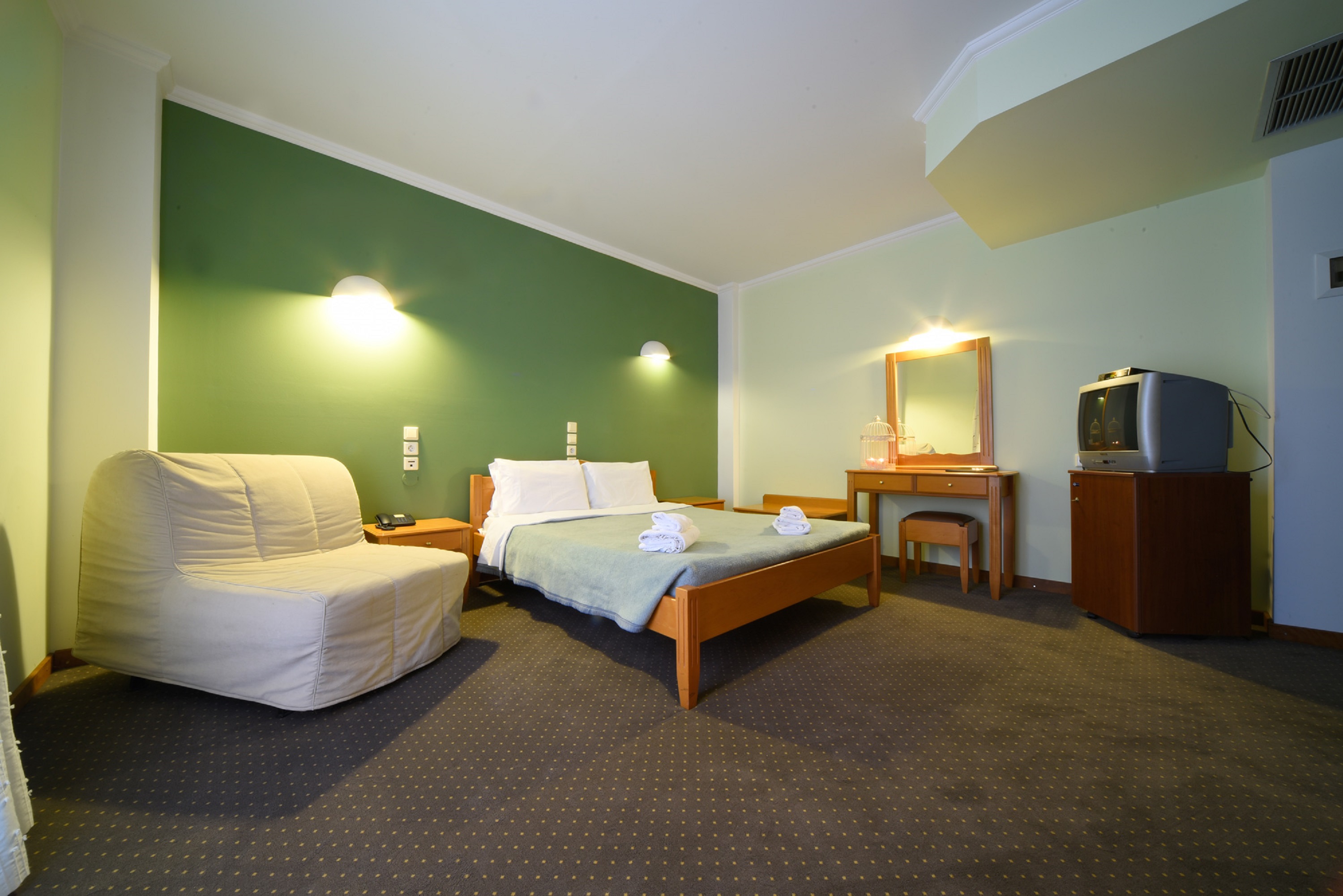 Mont Helmos Hotel