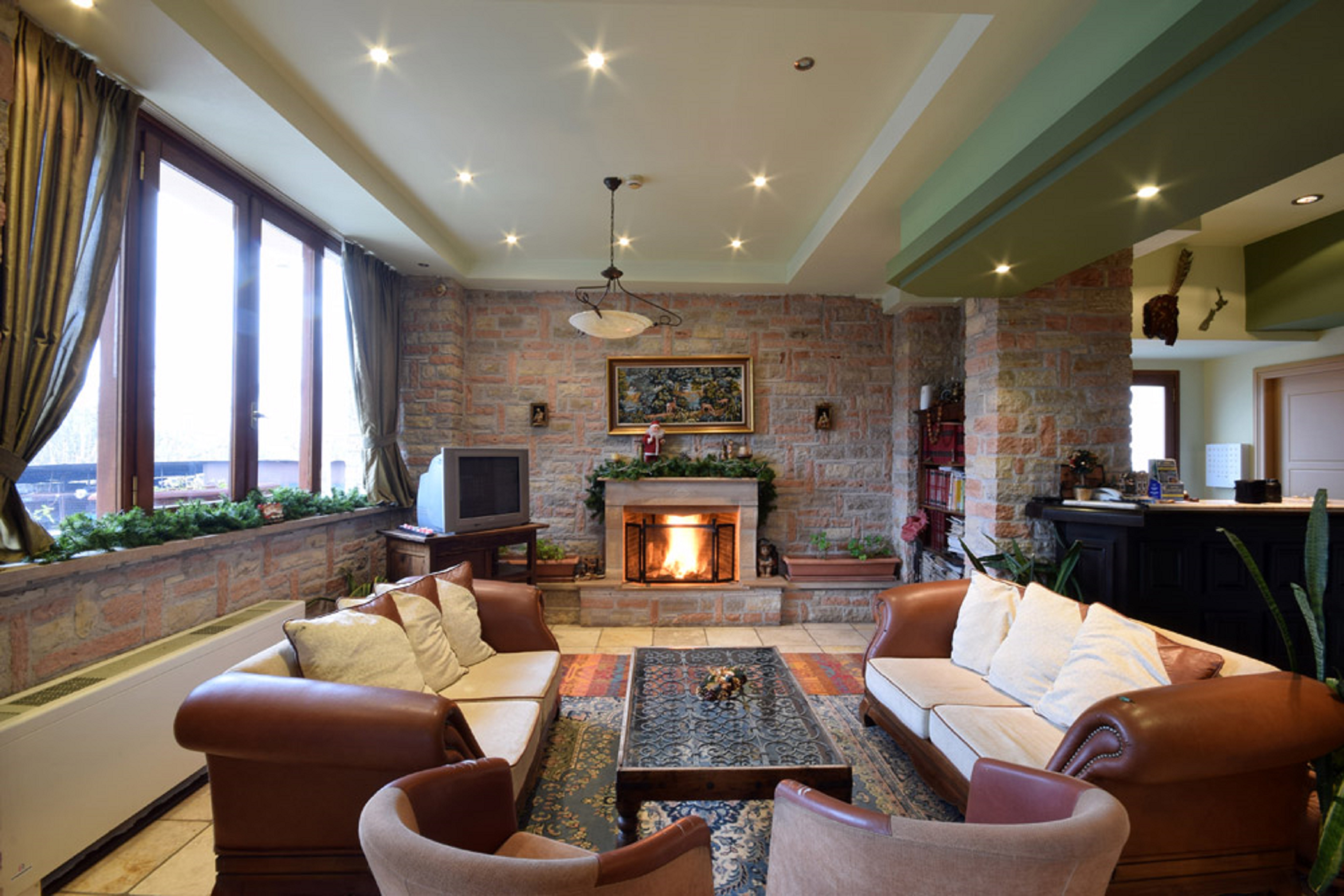 Mont Helmos Hotel