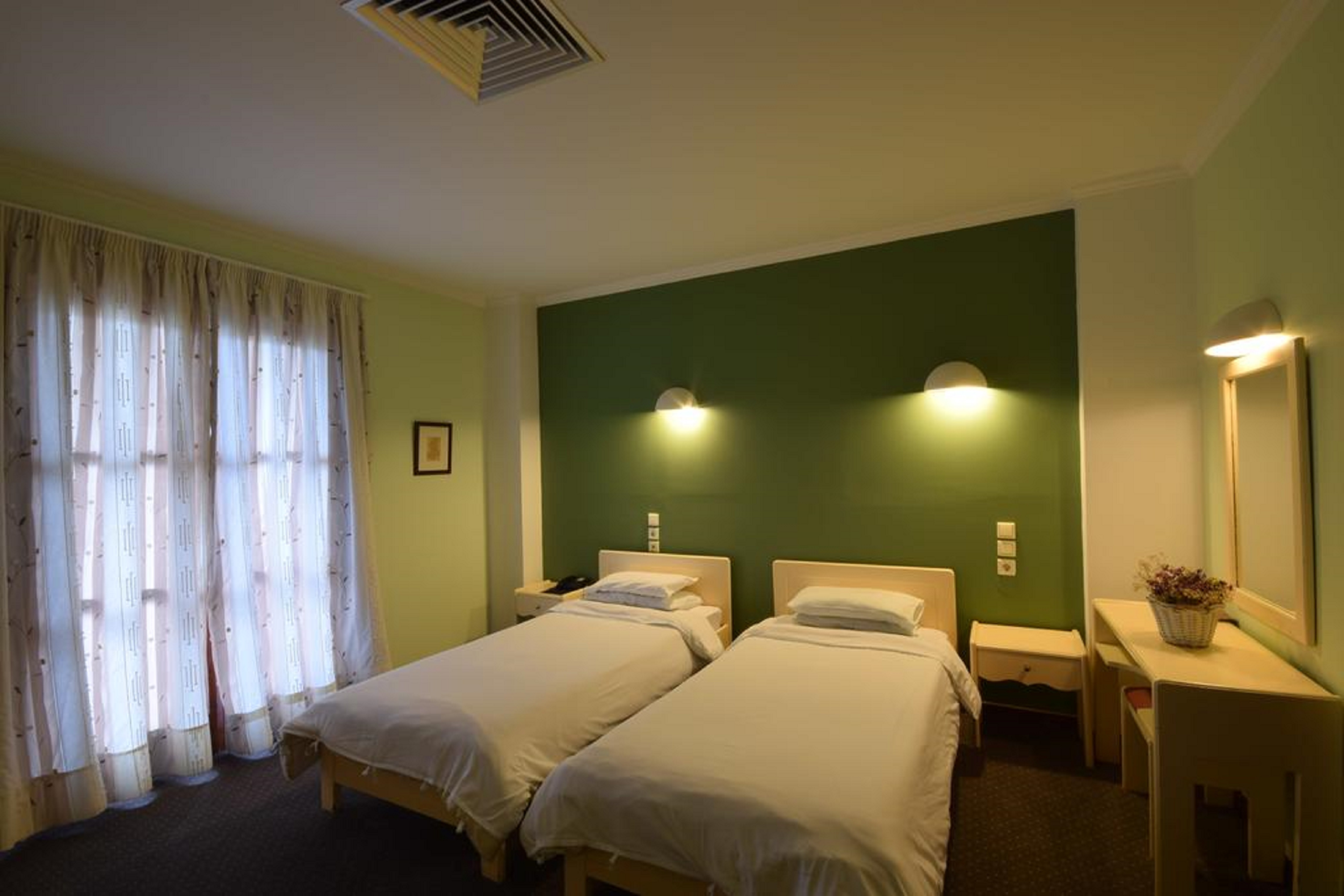 Mont Helmos Hotel