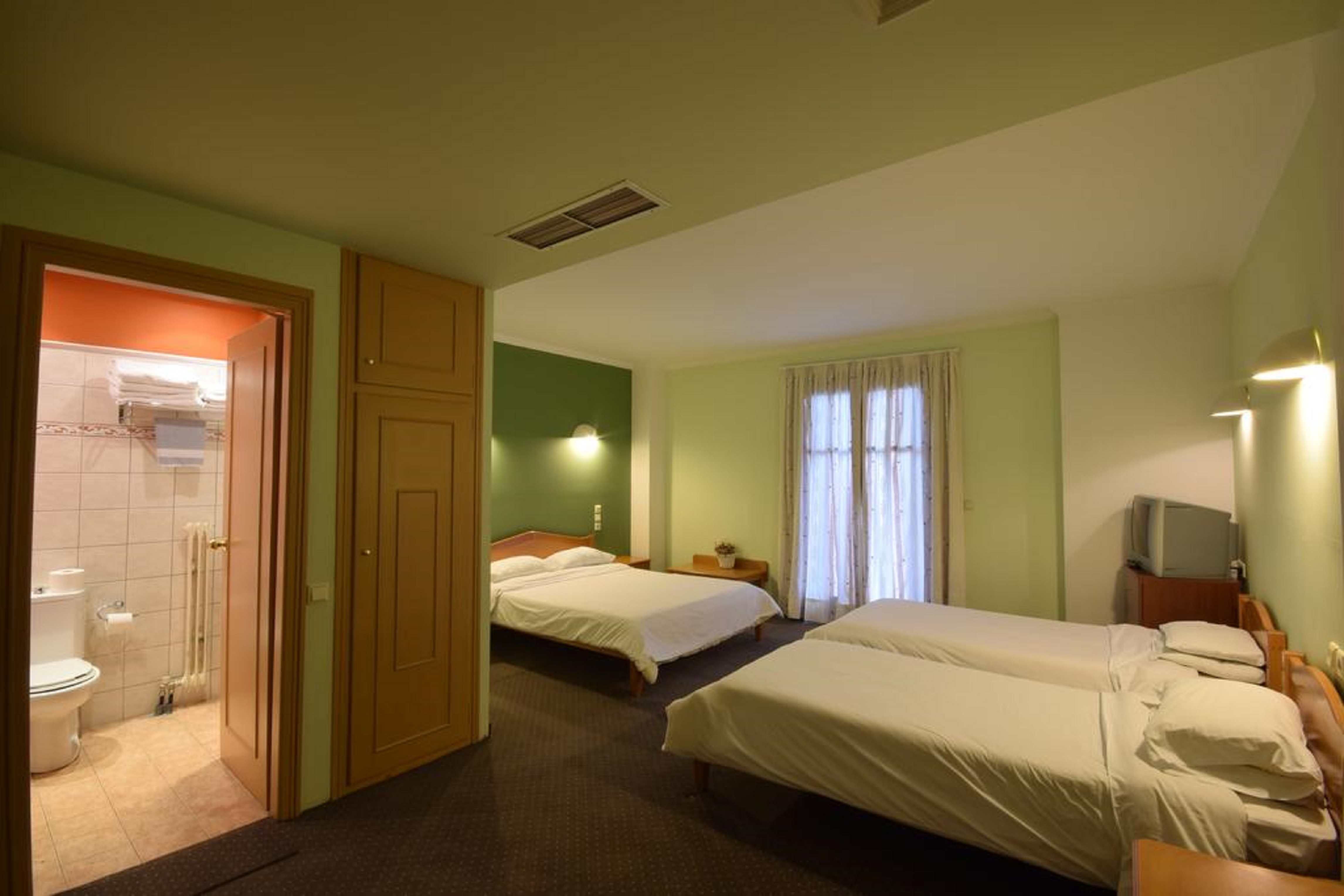 Mont Helmos Hotel