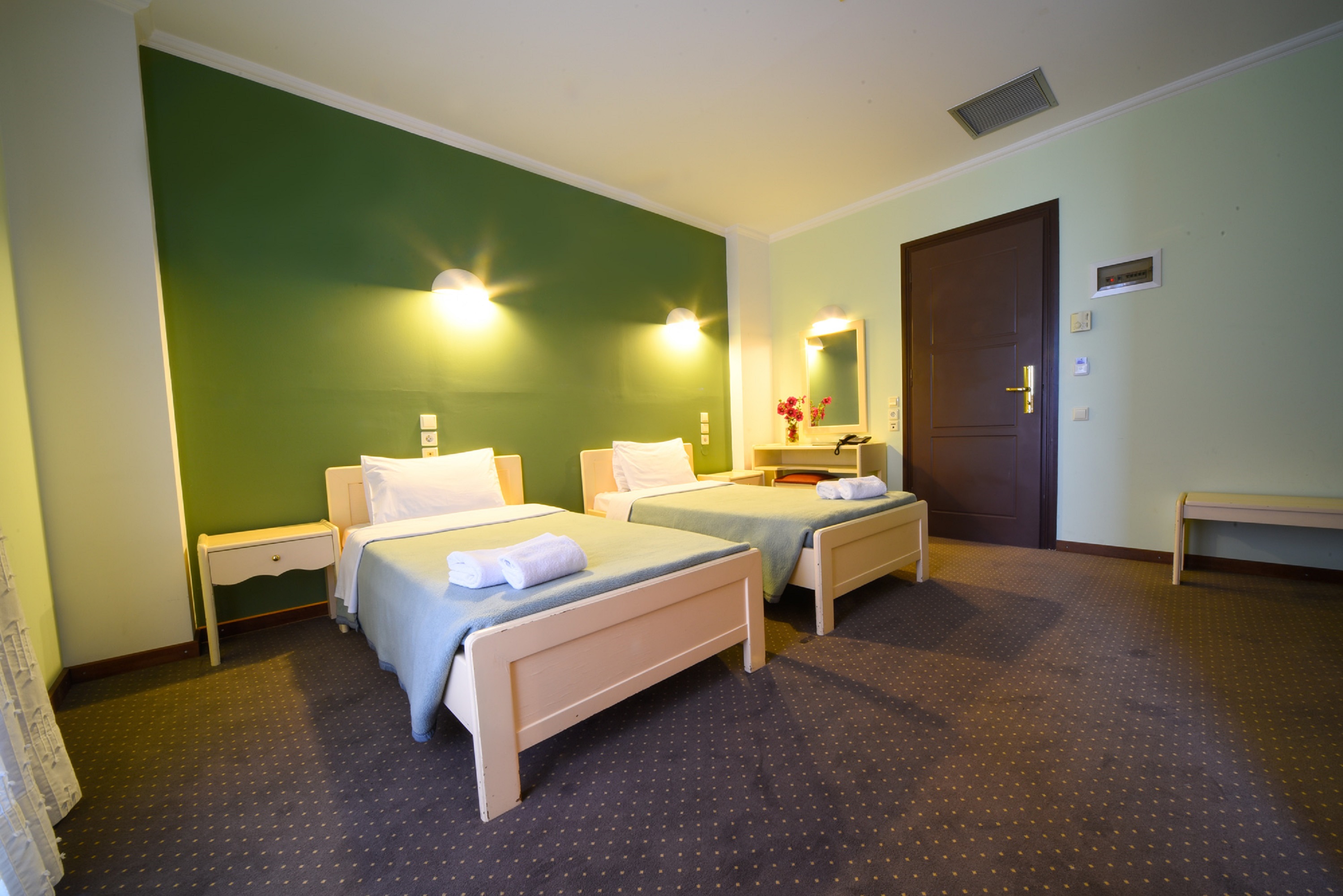 Mont Helmos Hotel
