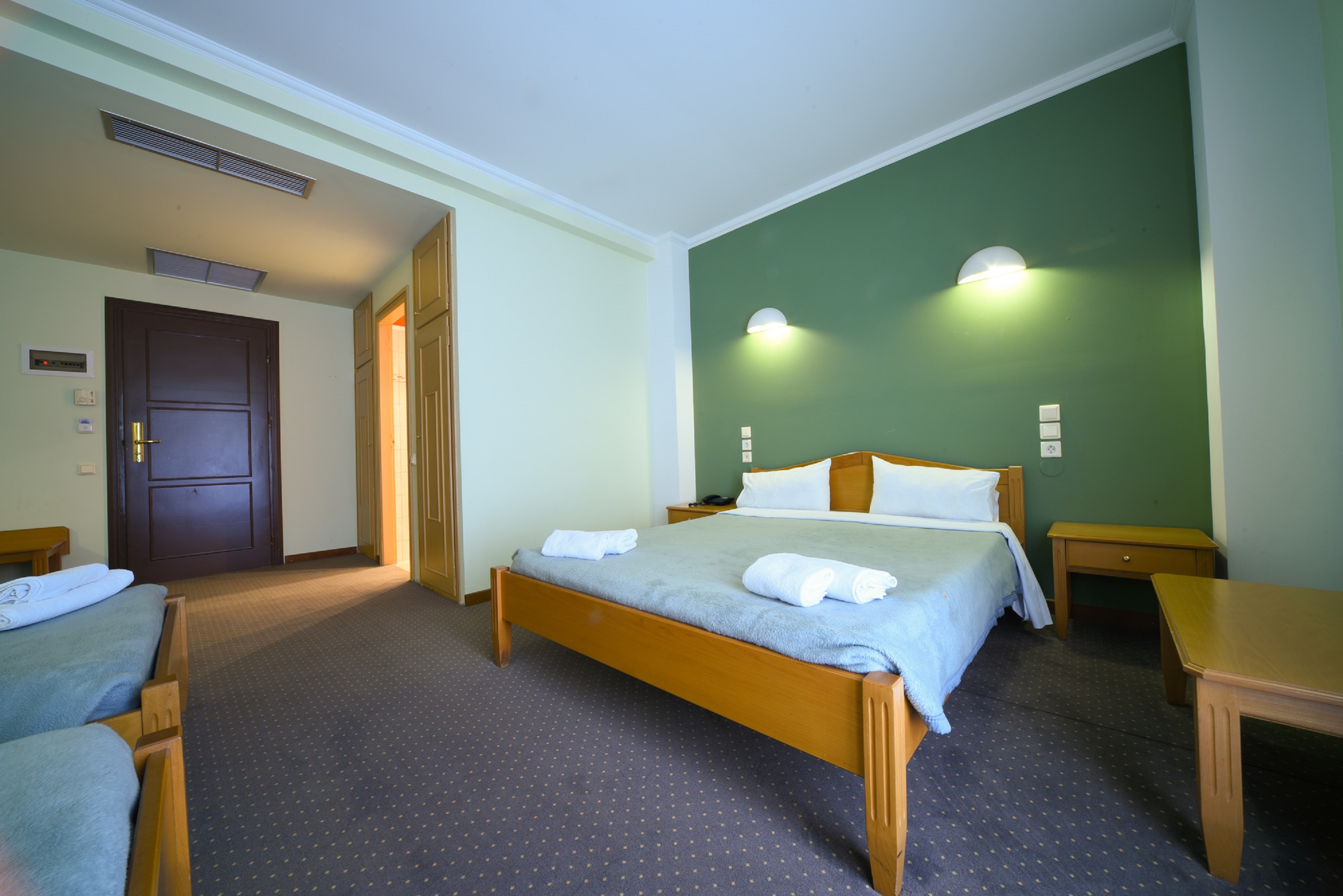 Mont Helmos Hotel