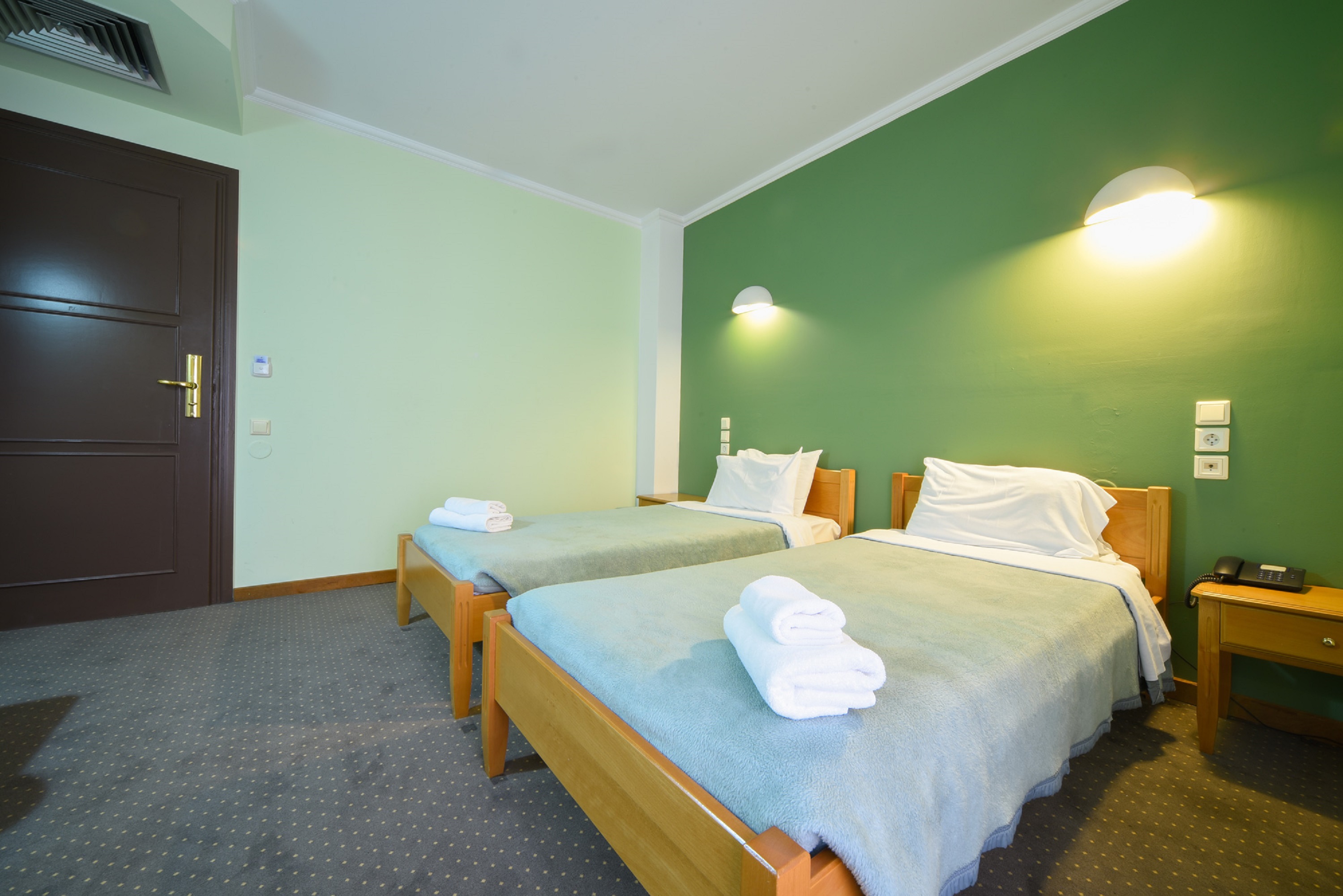 Mont Helmos Hotel