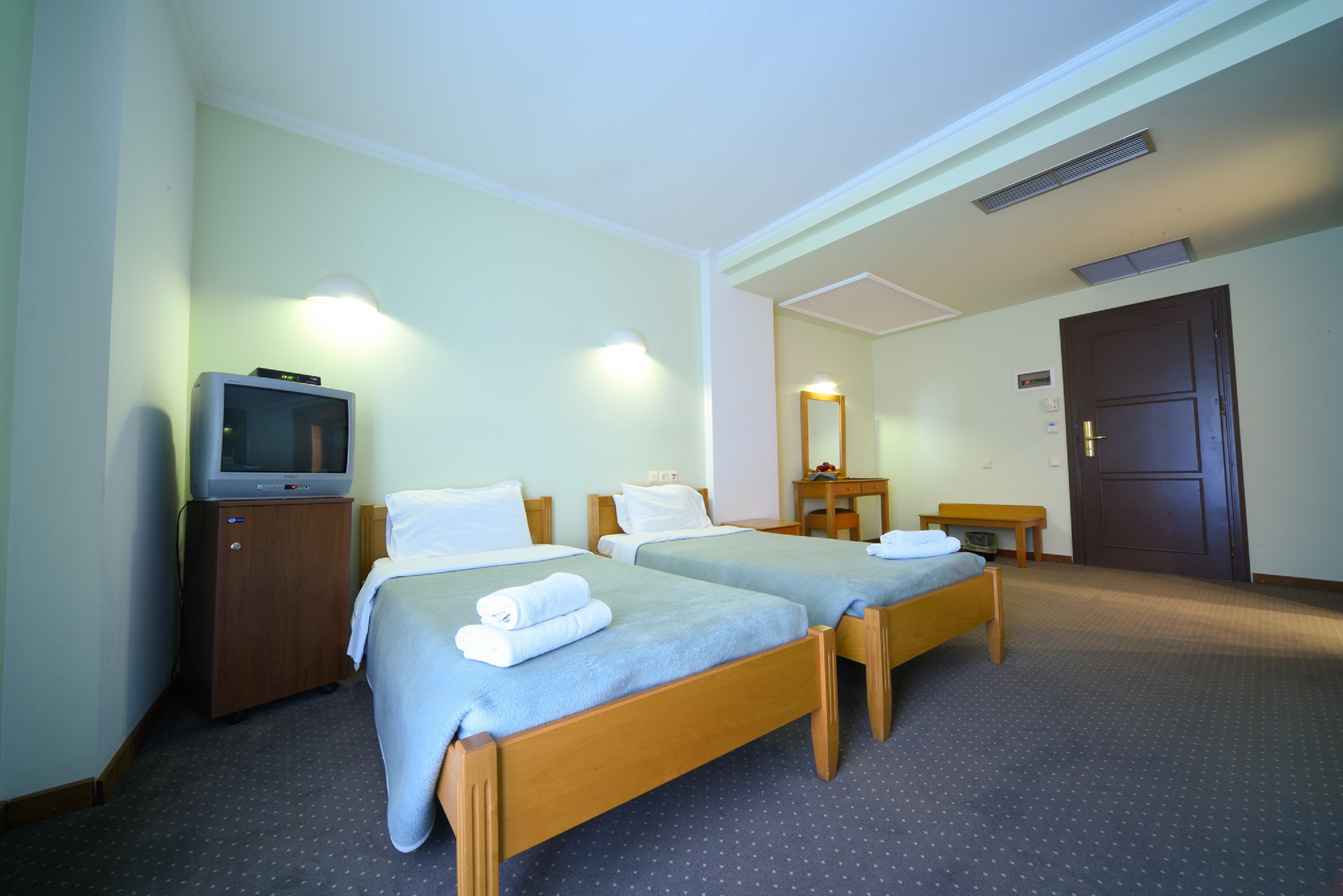 Mont Helmos Hotel