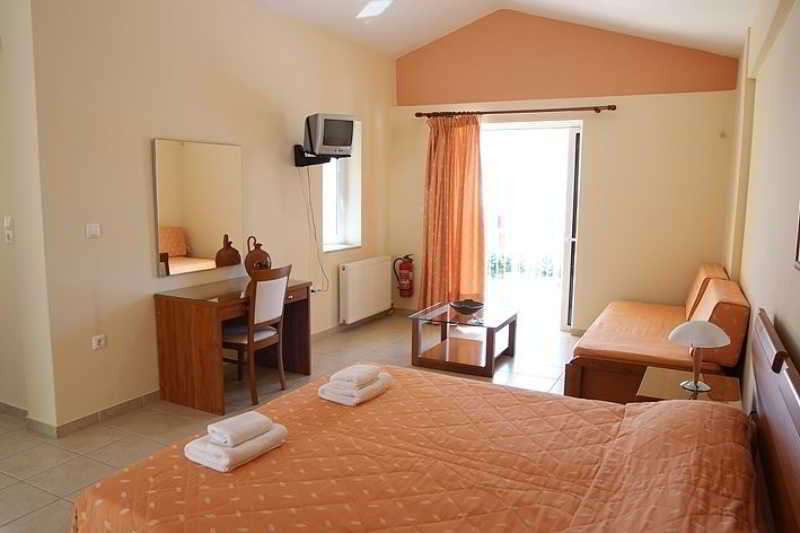 Niriides Apartments & Studios