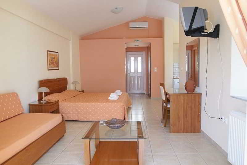 Niriides Apartments & Studios