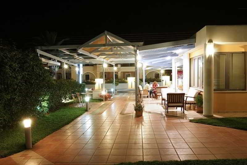 Niriides Apartments & Studios