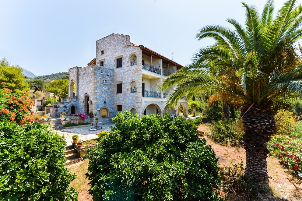 Olympia Zervea Studios & Apartments