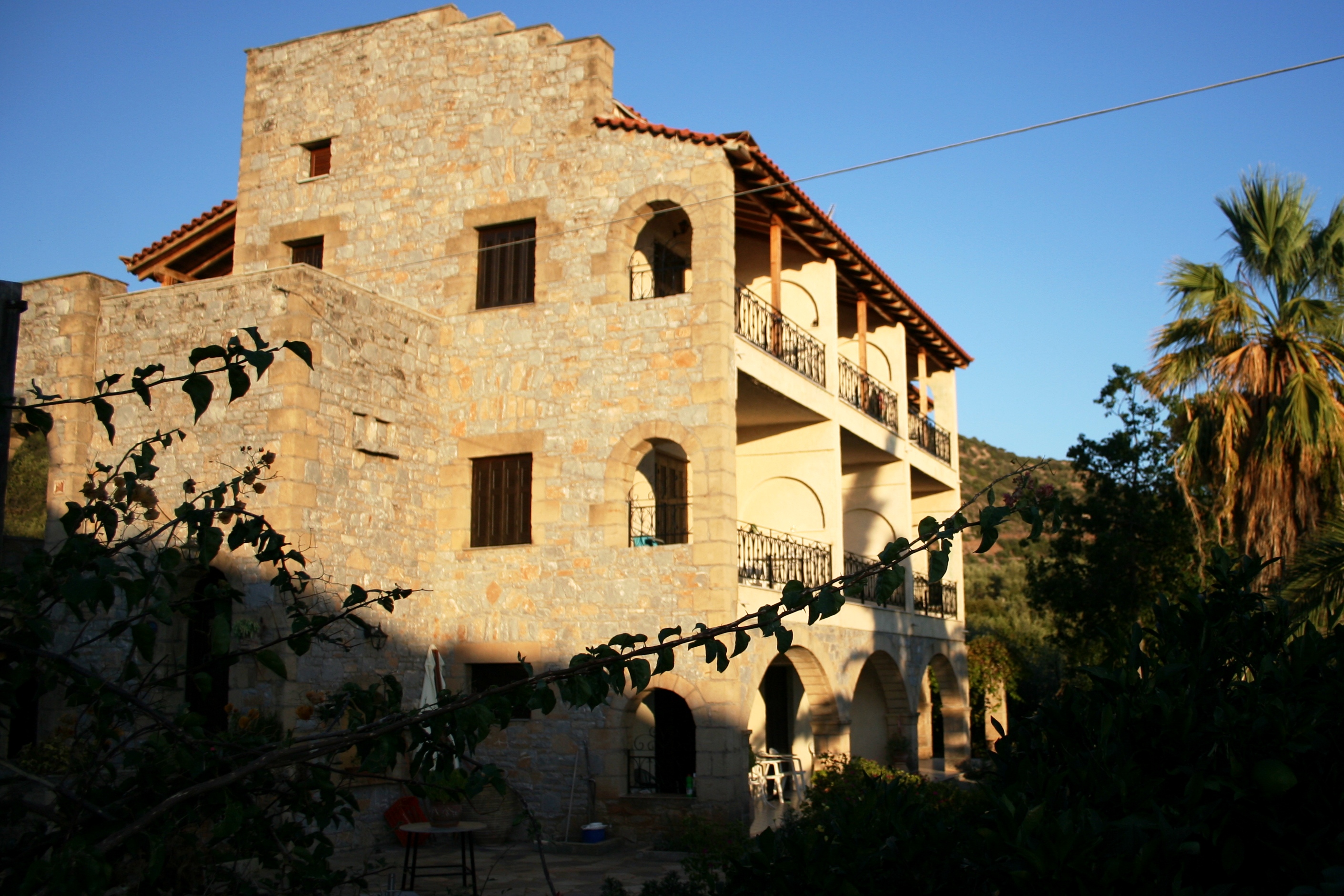 Olympia Zervea Studios & Apartments