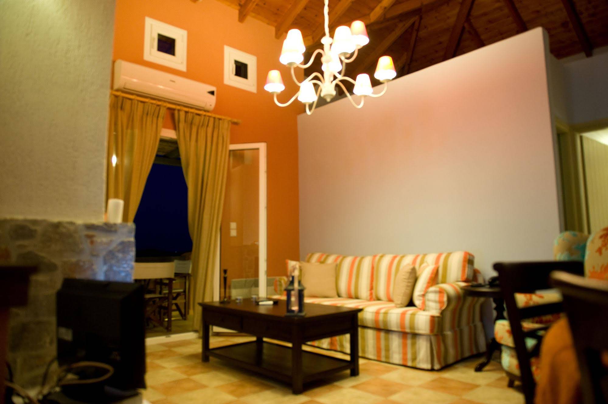 Apelon Tiritas Villas