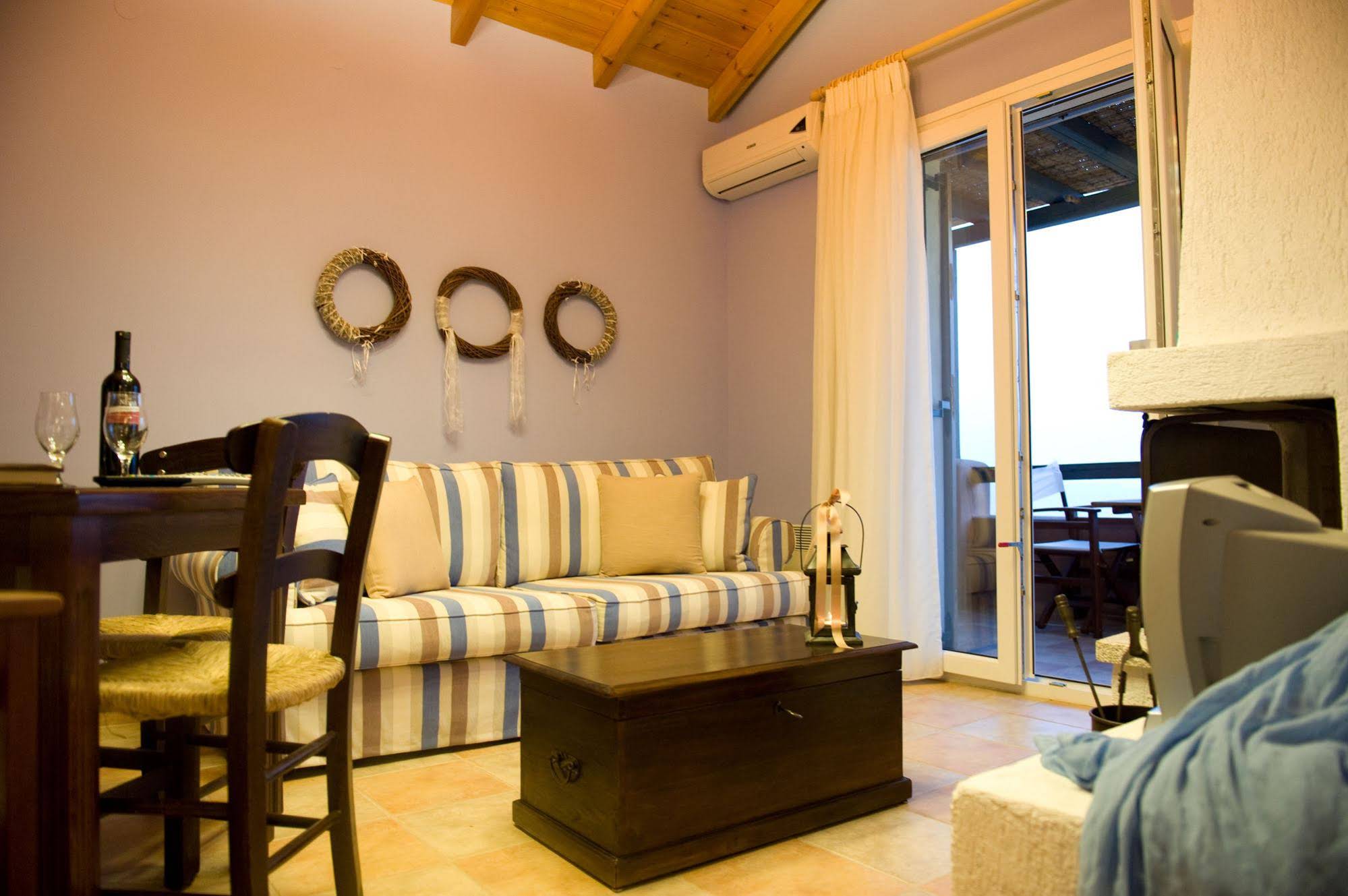 Apelon Tiritas Villas