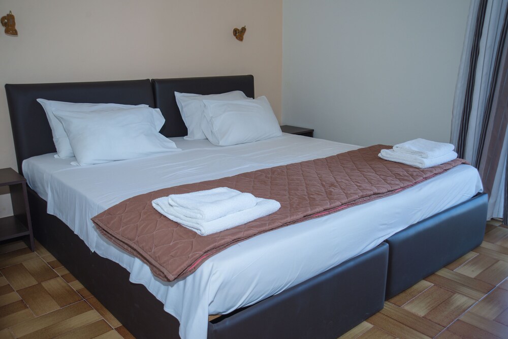 Trinasus Hotel