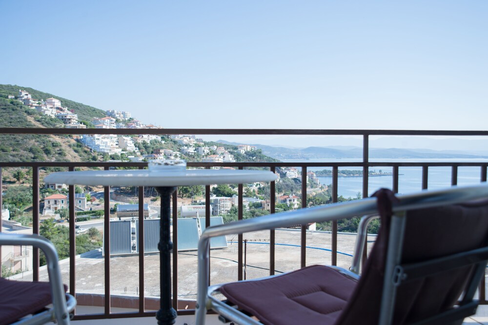 Trinasus Hotel