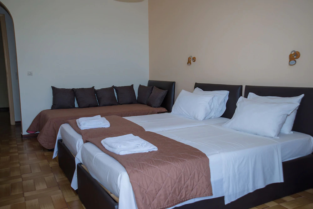 Trinasus Hotel