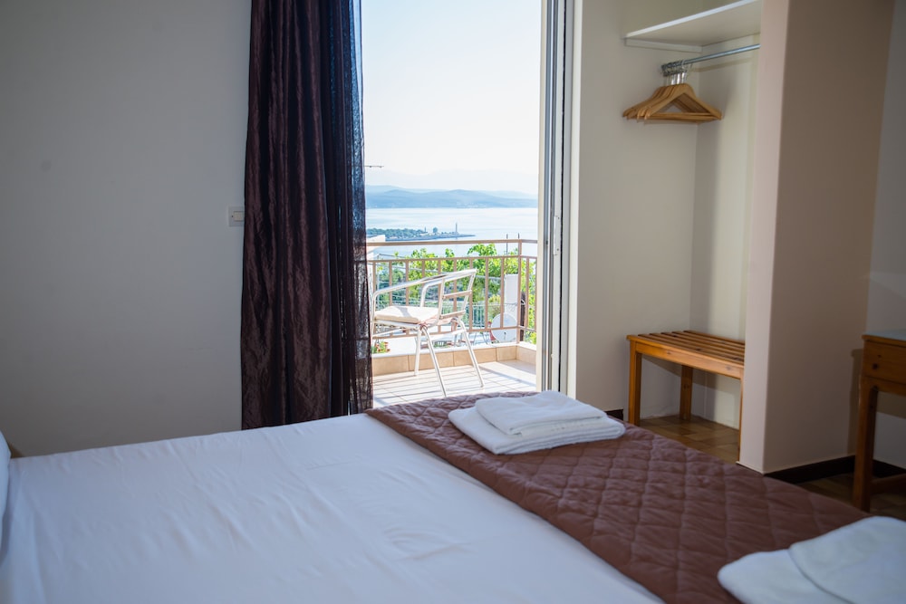 Trinasus Hotel