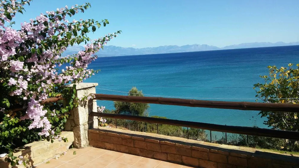 Panorama Beach Apartments
