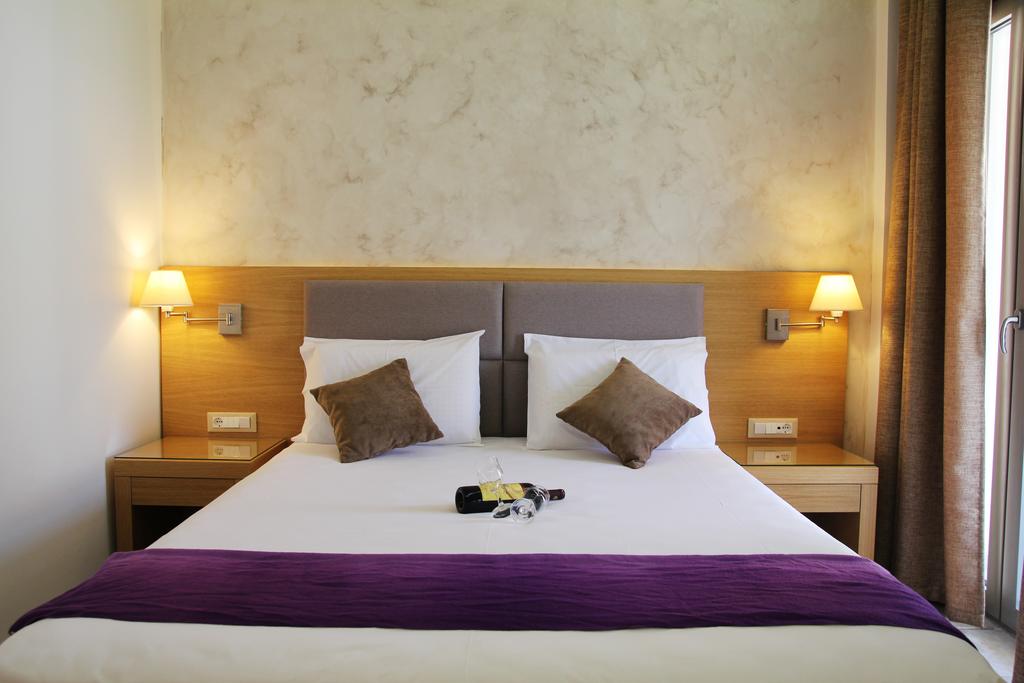 Achilles Hotel