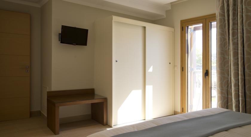 Niriides Luxury Villas