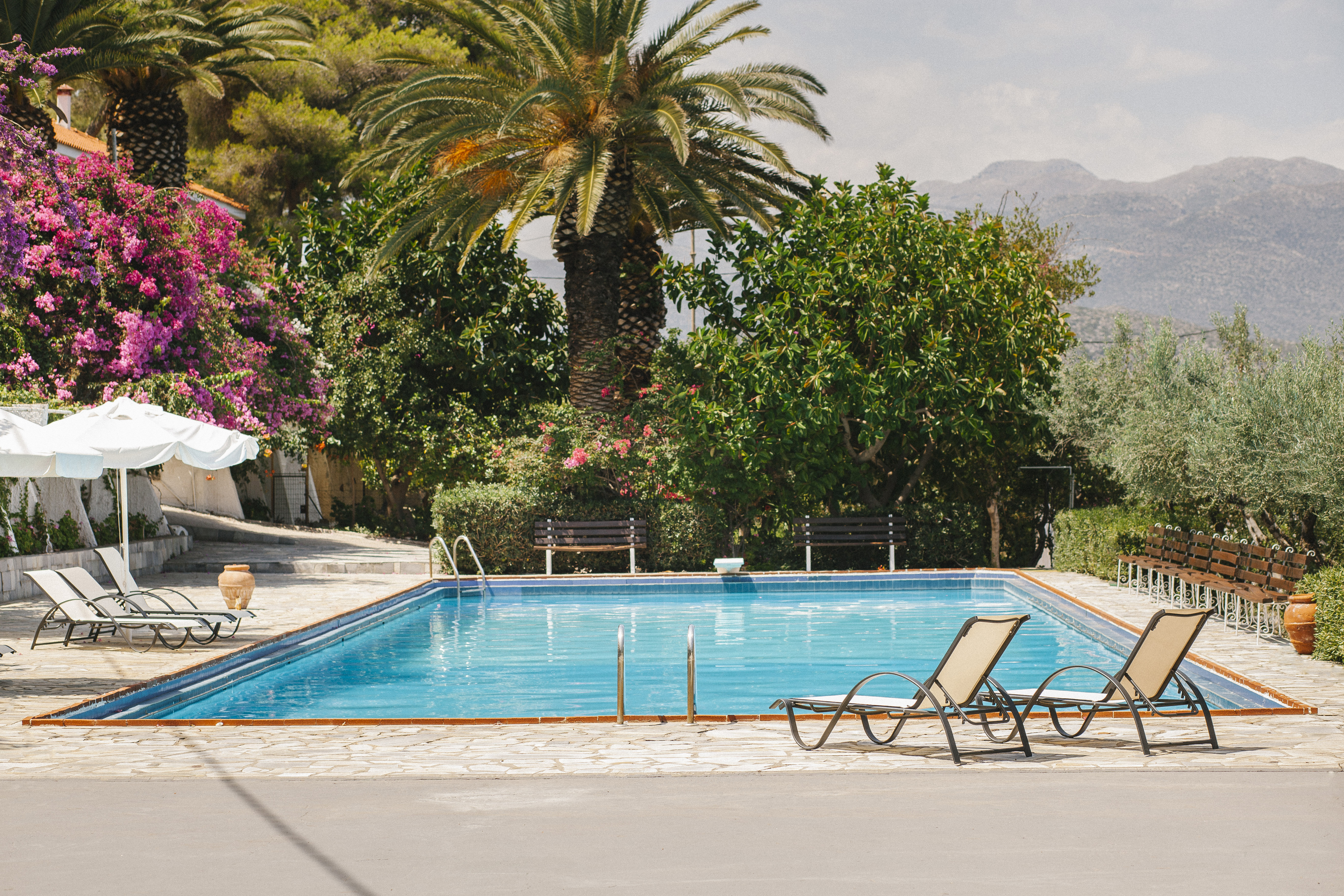 Douka Apartments