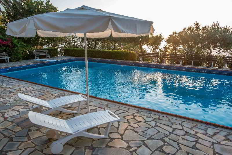 Douka Apartments