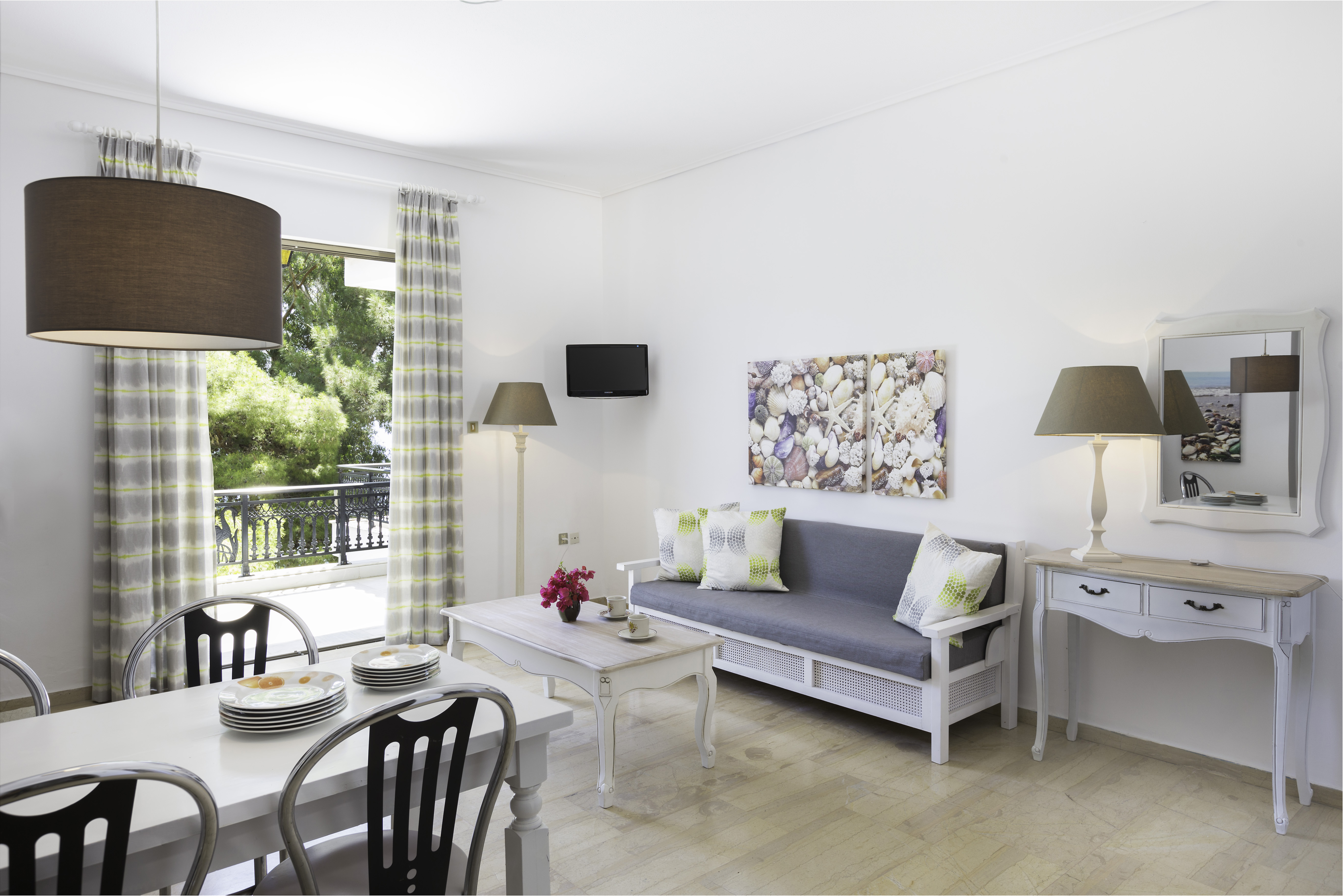 Douka Apartments