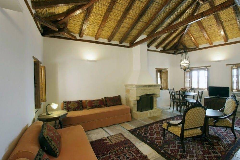 Malvasia Traditional Hotel