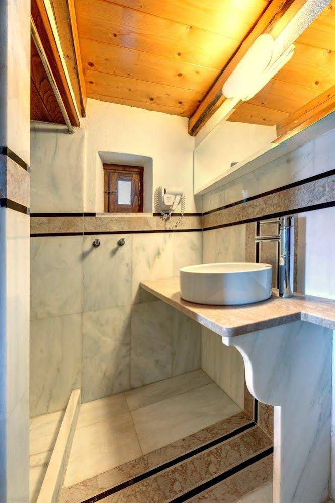 Malvasia Traditional Hotel