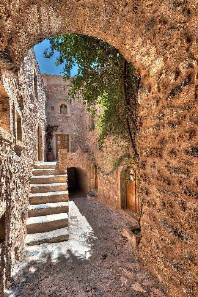 Malvasia Traditional Hotel