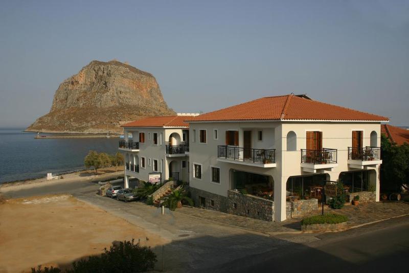 Pramataris Hotel