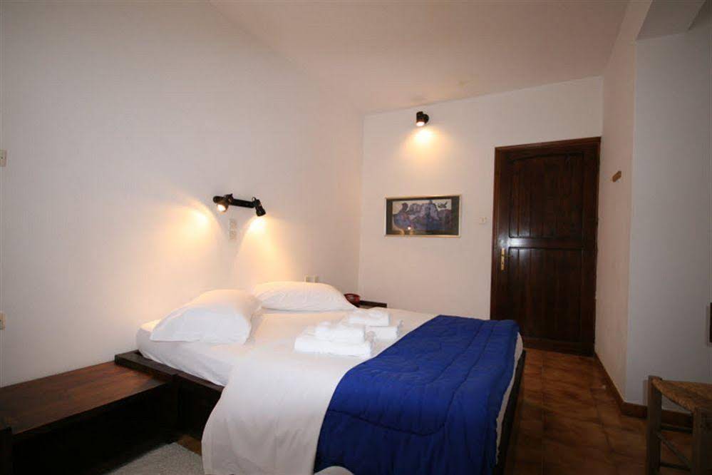 Venetia Apartments