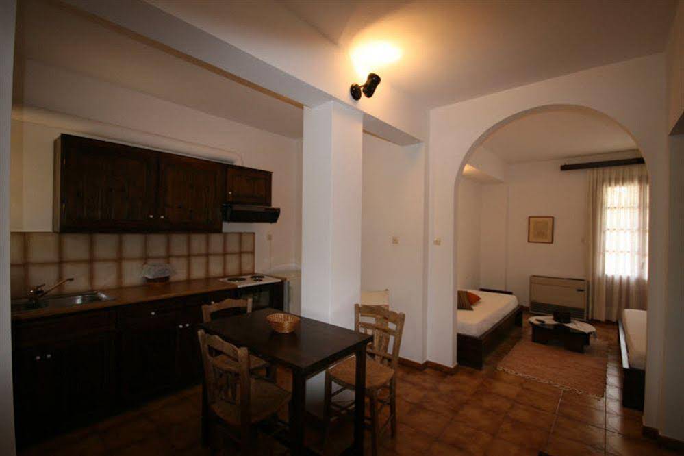 Venetia Apartments