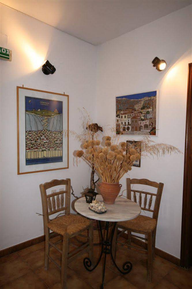 Venetia Apartments