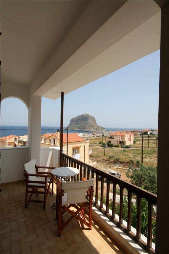 Venetia Apartments